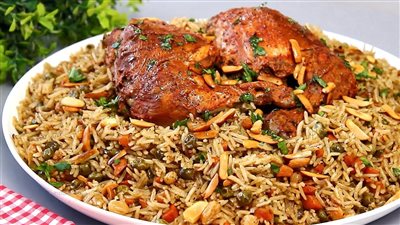 الرز المبهر بالخضار والدجاج المحمر الذايب رهيب للعزومات