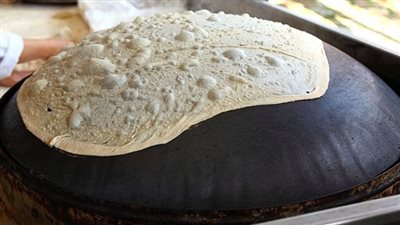 عجينة خبز الصاج السوري طريقة عمل العجين وطريقة تشكيله