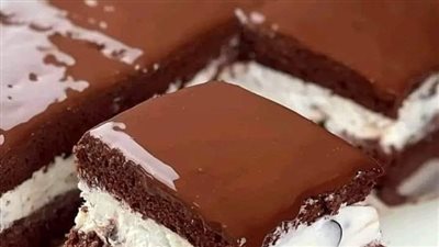طريقة عمل كيكة الشوكولاتة بالكريمة