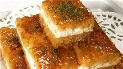 بسبوسة محشية بالقشطة